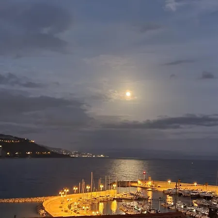 Bay Sea View Old Town Apartment