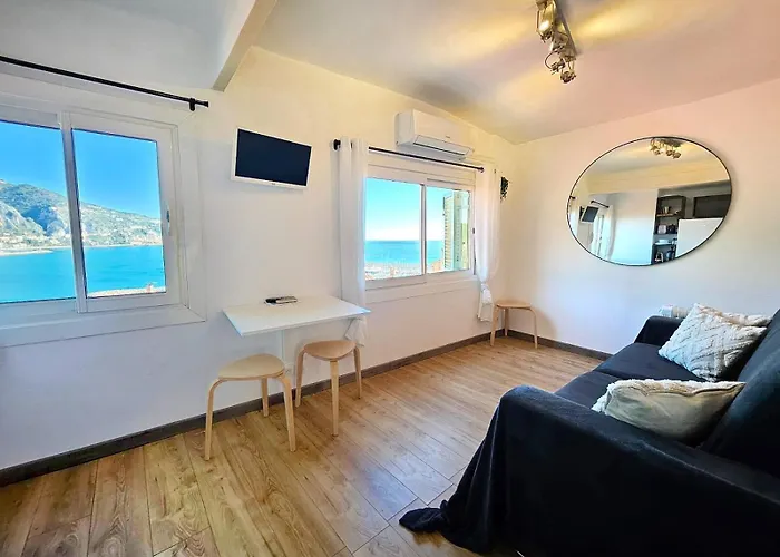 Bay Sea View Old Town Апартаменти